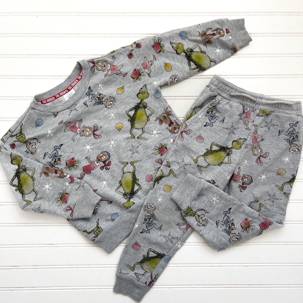 THE GRINCH VGUC Christmas Crewneck & Joggers Set